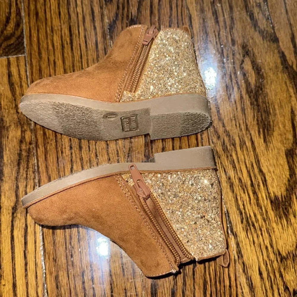 Harper Canyon Brown Suede with Gold Sparkle Ankle Boots 7